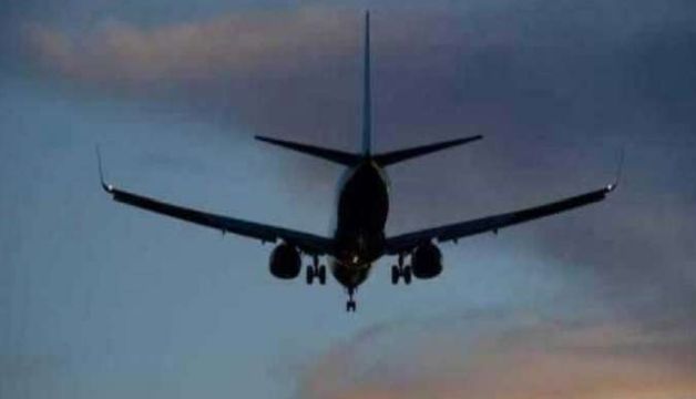 Boeing 737 Cargo Plane Lands Near Honolulu in The Sea