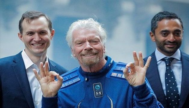 Virgin Galactic Richard Branson controls his own rocket in space