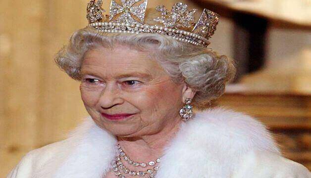 Who Will Be In Windsor With Queen Elizabeth On Christmas Day?