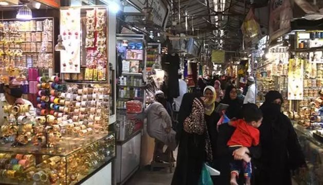Restaurants And Markets Are Expected To Close At 8 PM in Pakistan