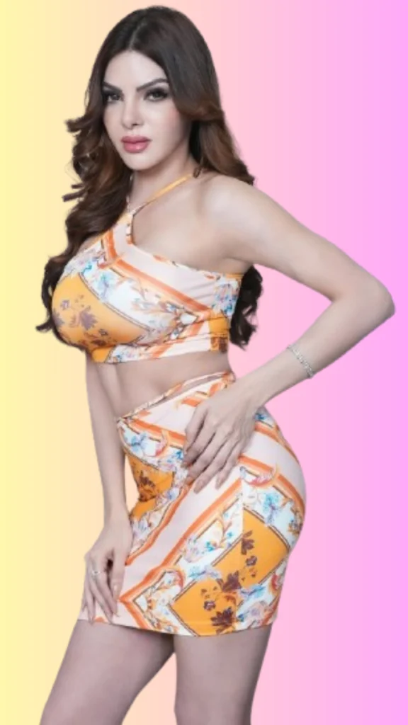 Sherlyn Chopra height