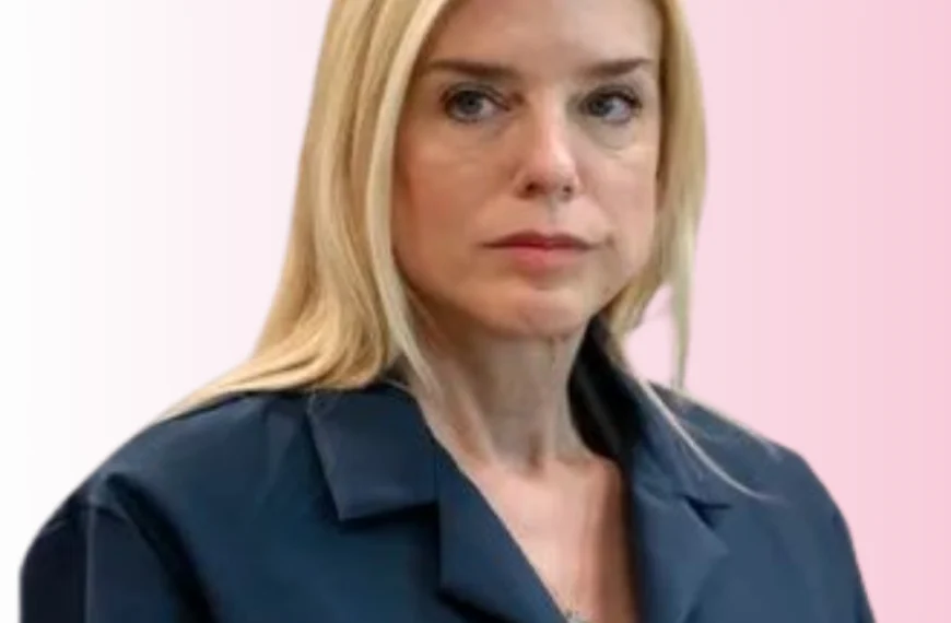 Pam Bondi Height