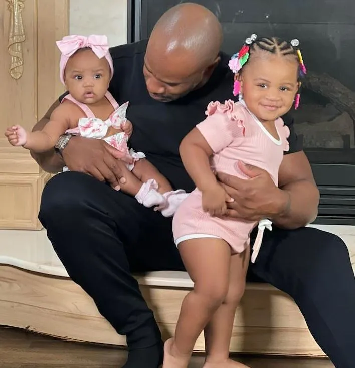 Rah Ali with her daughters